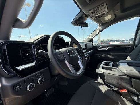 New 2026 GMC Sierra 1500 SLE image 18