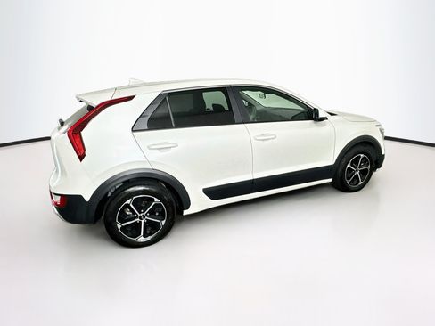 Used 2026 Kia Niro LX FWD image 10