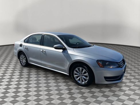Used 2012 Volkswagen Passat 2.5 S image 1