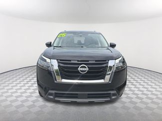 Used 2025 Nissan Pathfinder SV FWD video 2