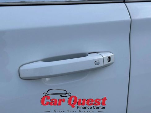 Used 2016 GMC Yukon XL SLT w/ Open Road Package AWD/4WD image 28