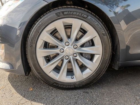 Used 2019 Tesla Model S Long Range image 12