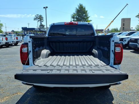New 2026 GMC Canyon Elevation w/ Convenience Package RWD image 6