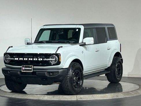 Used 2022 Ford Bronco Outer Banks AWD/4WD image 5
