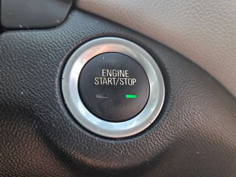 Used 2019 Chevrolet Equinox LS FWD image 29