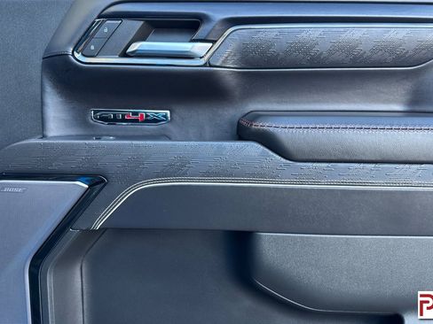 Used 2022 GMC Sierra 1500 AT4X image 19