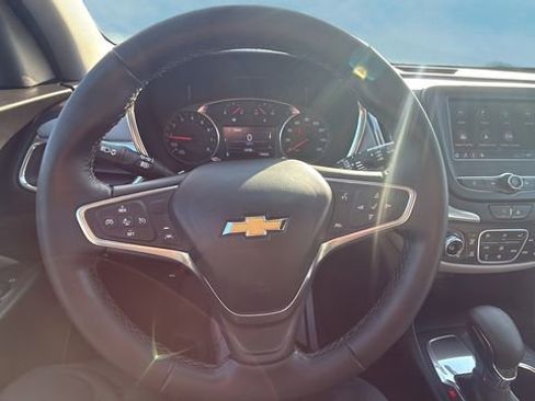 Used 2023 Chevrolet Equinox LT image 11