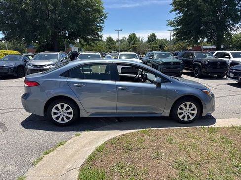 Used 2026 Toyota Corolla LE FWD image 6