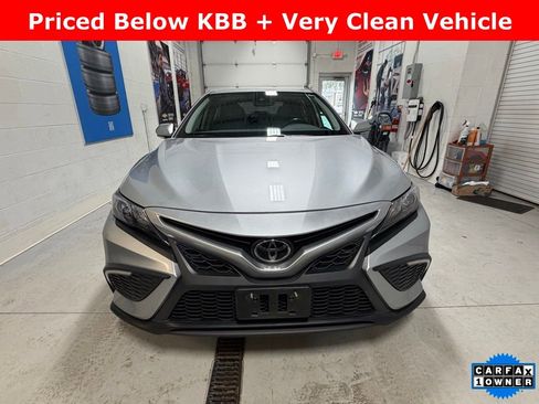 Used 2024 Toyota Camry SE image 2