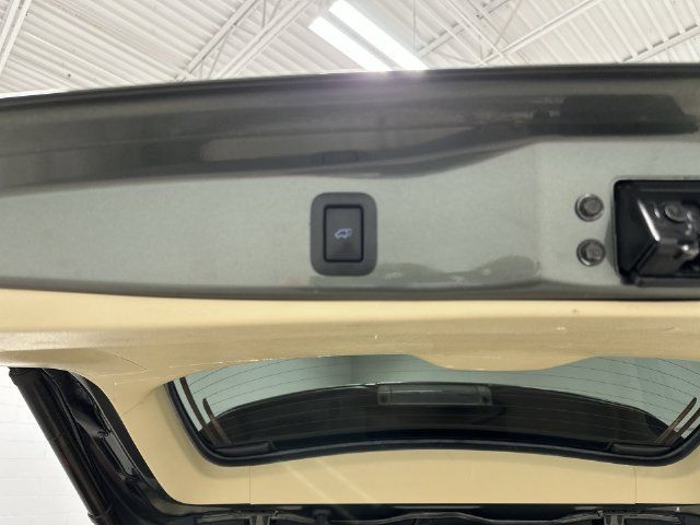 Used 2018 Toyota Highlander XLE FWD image 18