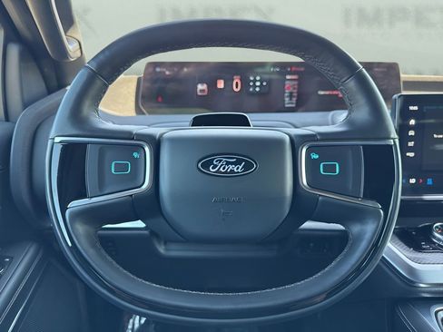 Used 2025 Ford Expedition Max Platinum w/ Stealth Performance Package AWD/4WD image 16