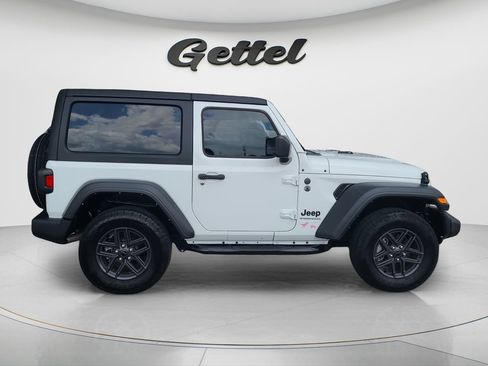 Used 2024 Jeep Wrangler Sport AWD/4WD image 3
