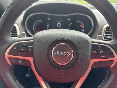 Used 2017 Jeep Grand Cherokee Limited w/ Luxury Group II image 34