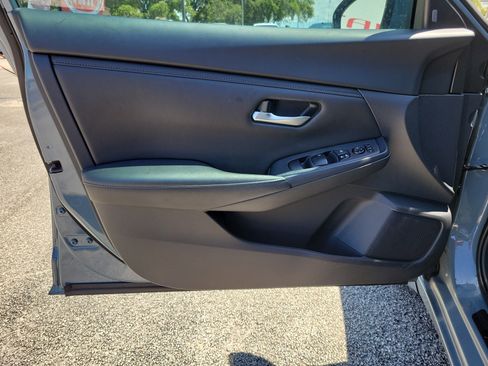 Used 2024 Nissan Sentra SV FWD image 15