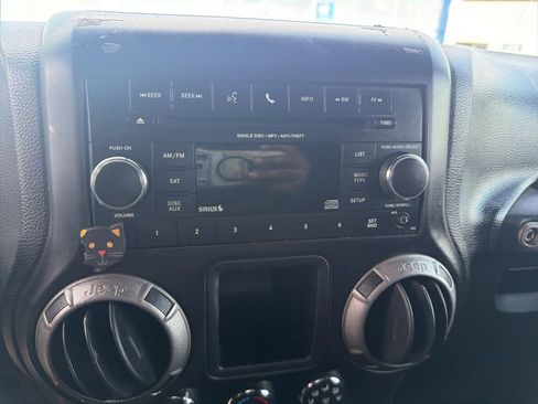 Used 2014 Jeep Wrangler Sport image 11