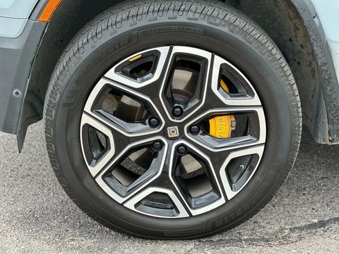 Used 2022 Rivian R1T Launch Edition image 28