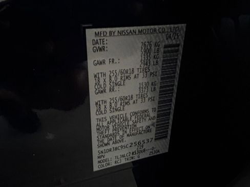 Used 2025 Nissan Pathfinder SV image 33