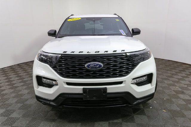 Used 2023 Ford Explorer ST-Line AWD/4WD image 4