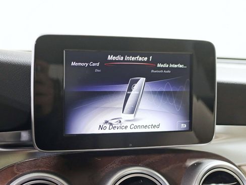 Used 2019 Mercedes-Benz GLC 300 4MATIC image 22