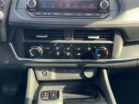 Used 2023 Nissan Rogue S image 27