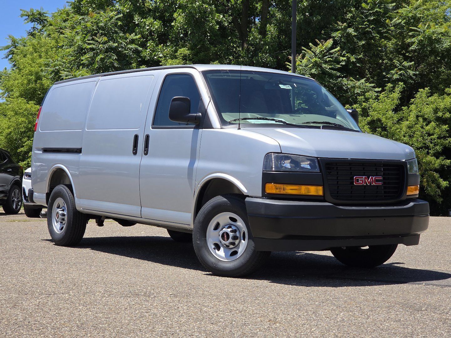 New 2026 GMC Savana 2500 w/ Driver Convenience Package RWD image 2