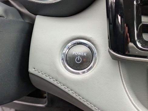 Used 2023 Toyota Highlander LE image 21