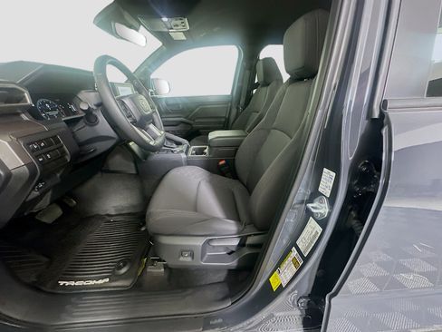Used 2024 Toyota Tacoma SR5 AWD/4WD image 13