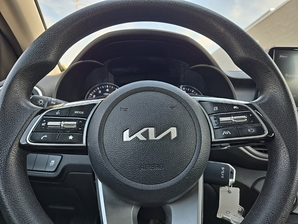 Used 2023 Kia Forte LXS FWD image 13