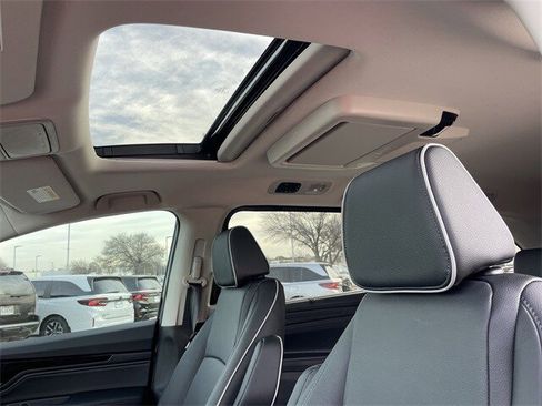 New 2026 Honda Odyssey Touring image 24