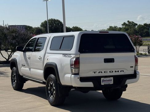 Used 2021 Toyota Tacoma TRD Off-Road w/ TRD Premium Off Road Package AWD/4WD image 4