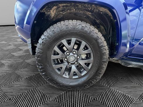 Used 2023 Toyota Tacoma SR5 RWD image 9
