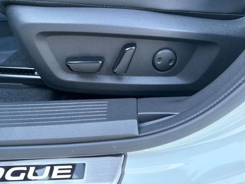 Used 2023 Nissan Rogue SL w/ SL Premium Package image 16