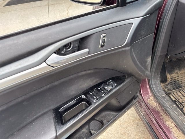 Used 2013 Ford Fusion SE FWD image 11