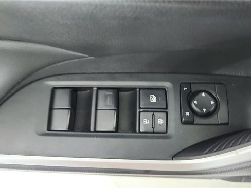 Used 2025 Toyota RAV4 LE AWD/4WD image 10
