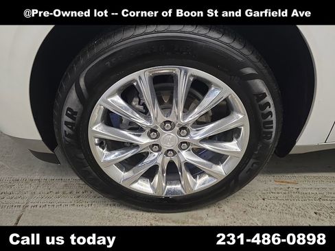 Used 2021 Buick Enclave Essence w/ Sound and Sites Package image 11