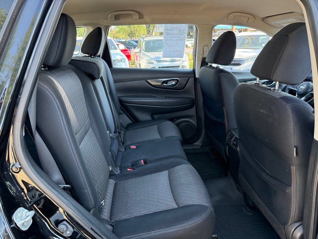 Used 2017 Nissan Rogue S AWD/4WD image 16