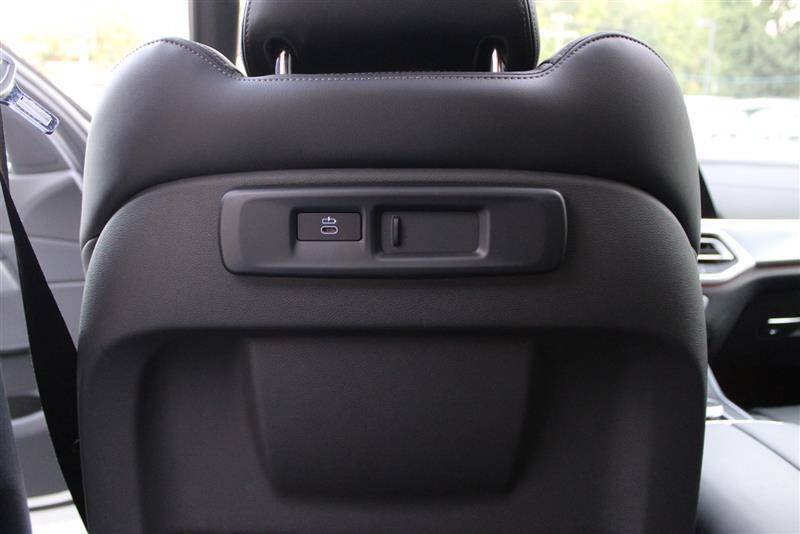 Used 2023 BMW X5 xDrive40i w/ Premium Package AWD/4WD image 28