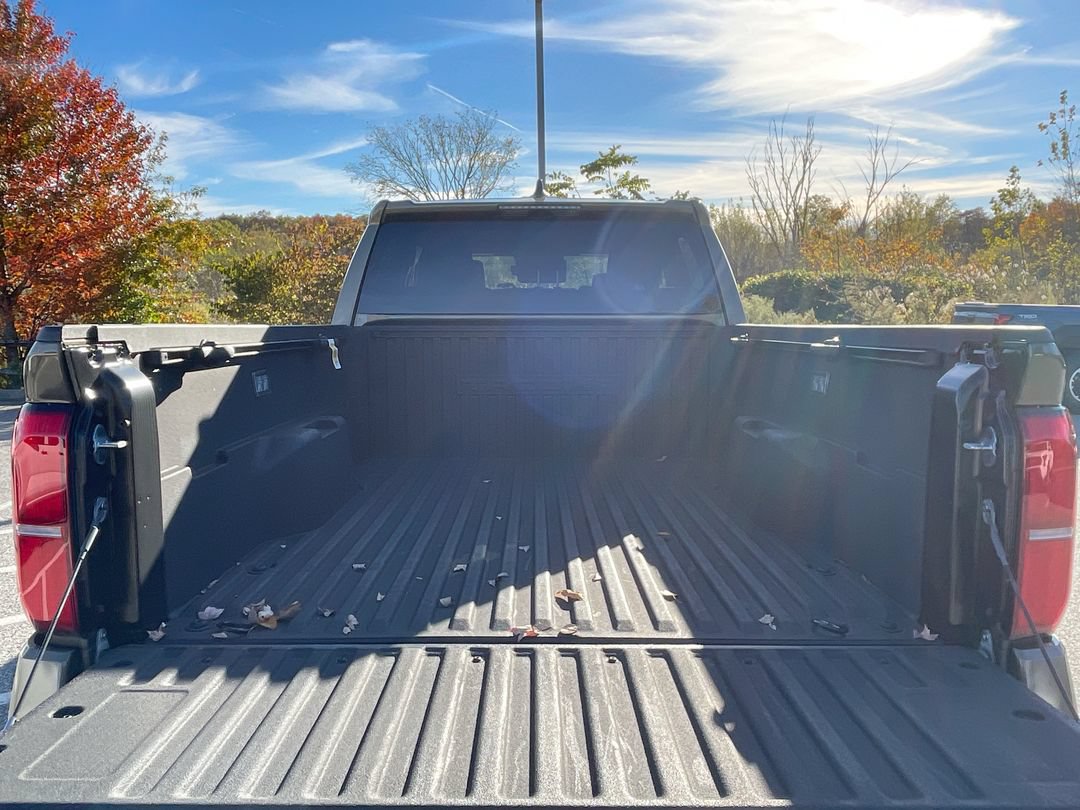 Used 2025 Toyota Tacoma TRD Sport AWD/4WD image 17