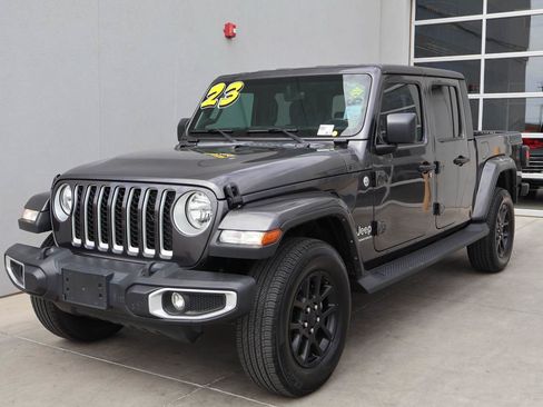 Used 2023 Jeep Gladiator Overland AWD/4WD image 1