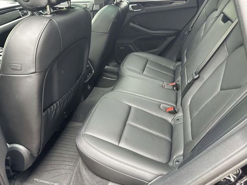 Certified 2022 Porsche Macan S AWD/4WD image 13
