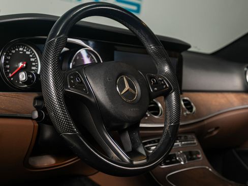 Used 2018 Mercedes-Benz E 300 E 300 RWD Sedan w/ Premium 1 Package image 32