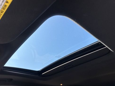 Used 2016 Jeep Grand Cherokee Laredo 75th Anniversary image 10