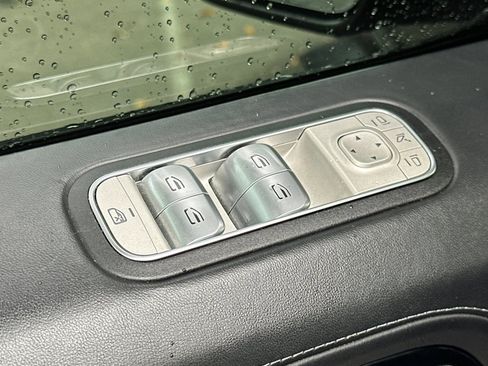 Used 2021 Mercedes-Benz G 550 image 17