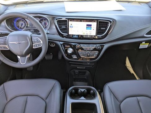 New 2026 Chrysler Pacifica Select AWD/4WD image 14