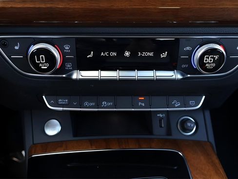 Used 2023 Audi Q5 2.0T Premium w/ Convenience Package image 25