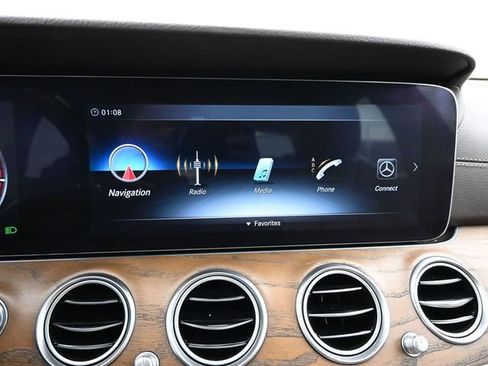 Used 2018 Mercedes-Benz E 300 4MATIC image 20