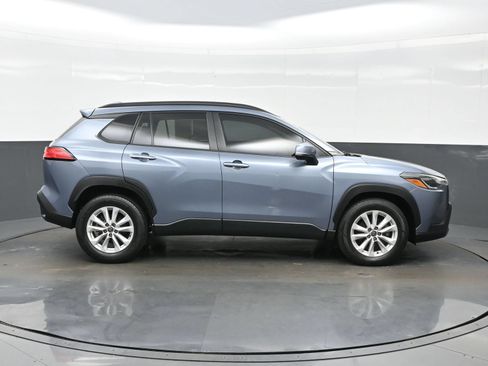 Used 2022 Toyota Corolla Cross LE FWD image 7