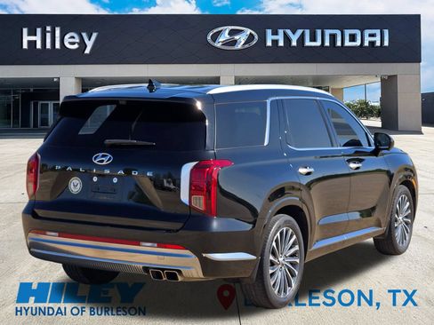 Used 2023 Hyundai Palisade Calligraphy FWD image 4