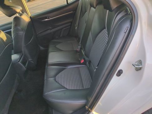 Used 2021 Toyota Camry SE image 19