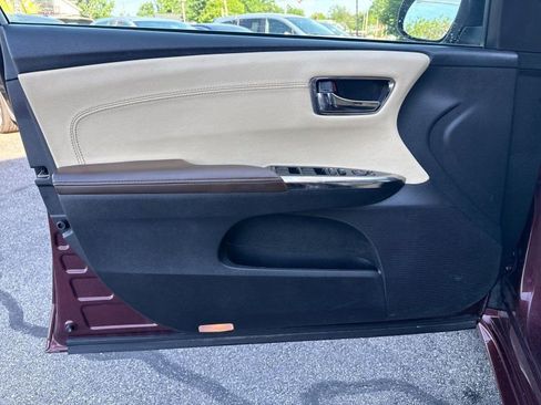 Used 2016 Toyota Avalon XLE w/ Protection Package FWD image 9